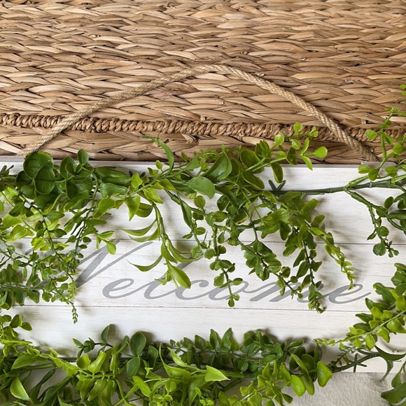 Farmhouse Whitewash Leaves Welcome Sign - Picture 2 of 8